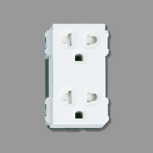 Ổ Cắm Đôi Có Màn Che & Dây Nối Đất – Panasonic FullWide WEV1582SW
